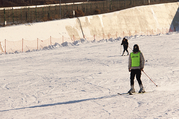 集！6大精品旅游线路解锁淄博冬春新玩法！冰球突破豪华版app逛灯会、泡温泉、赶年(图7)