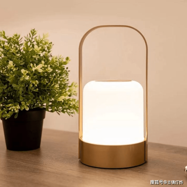 露营灯：“我火了！”冰球突破平台小众单品(图6)